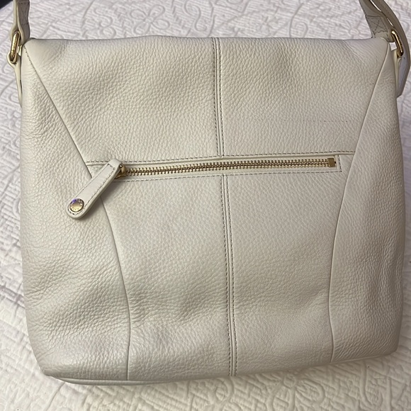 Fabulous Vera Bradley Meredith Fringed Leather Crossbody - Picture 6 of 15